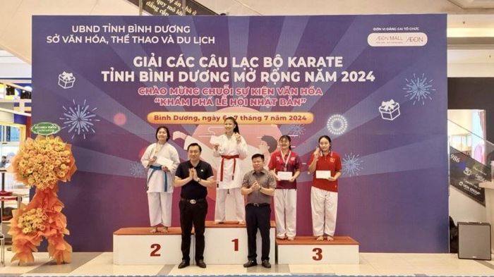 400 vận động viên tham dự Giải các câu lạc bộ Karate tỉnh Bình Dương