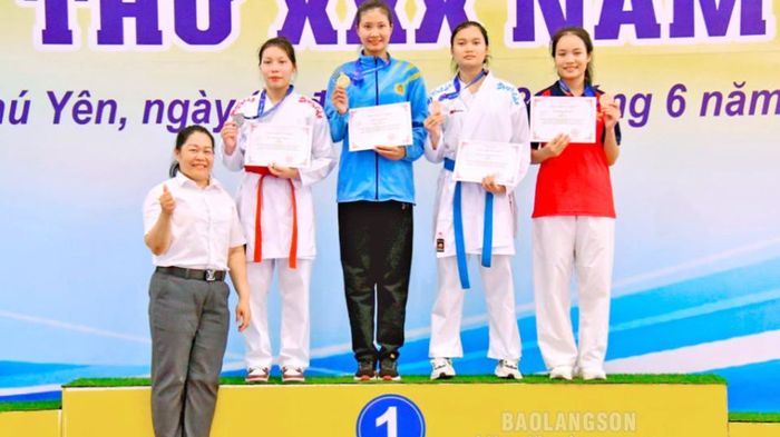 Các vận động viên Lạng Sơn đoạt 3 huy chương tại Giải vô địch trẻ Karate quốc gia năm 2024