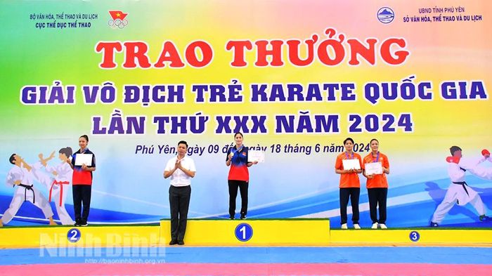 Các võ sỹ Ninh Bình giành 8 huy chương tại Giải vô địch trẻ Karate quốc gia năm 2024