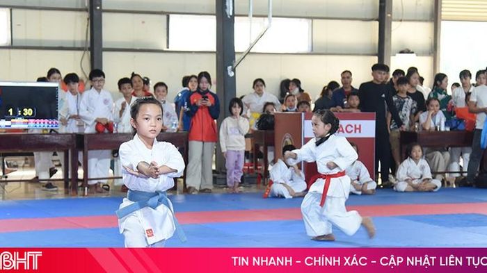 Hơn 350 VĐV tham gia Giải Karate Trường Đại học Hà Tĩnh mở rộng
